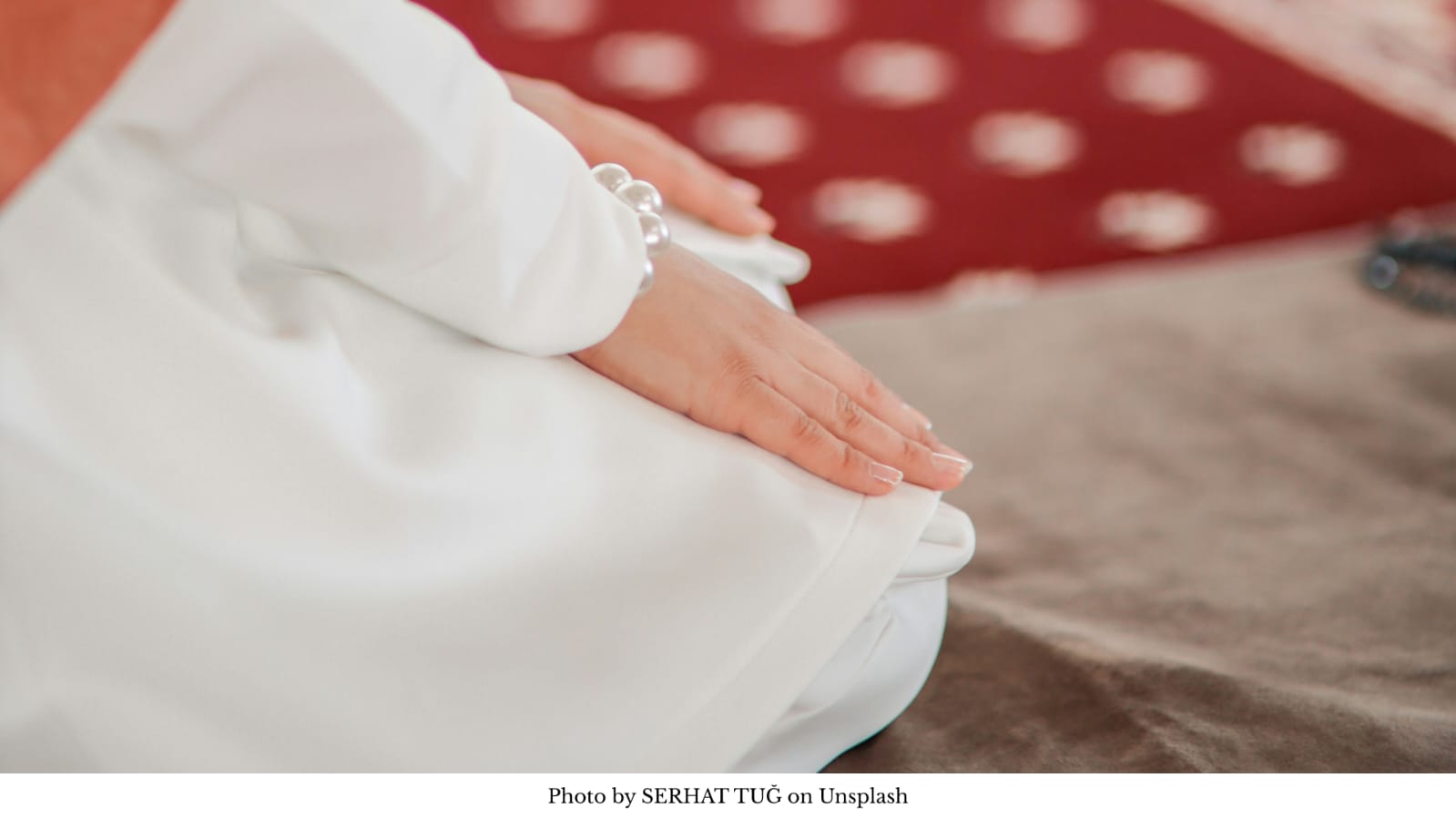 Salat Tidak Harus Pakai Mukena